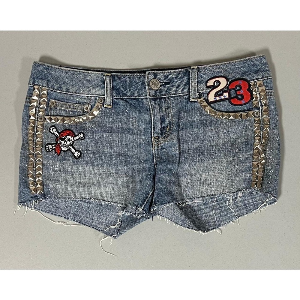 Blue Glitter Punk Rock Band Patches Studded Denim Jean Shorts Bottoms Size 4 ⛓️
